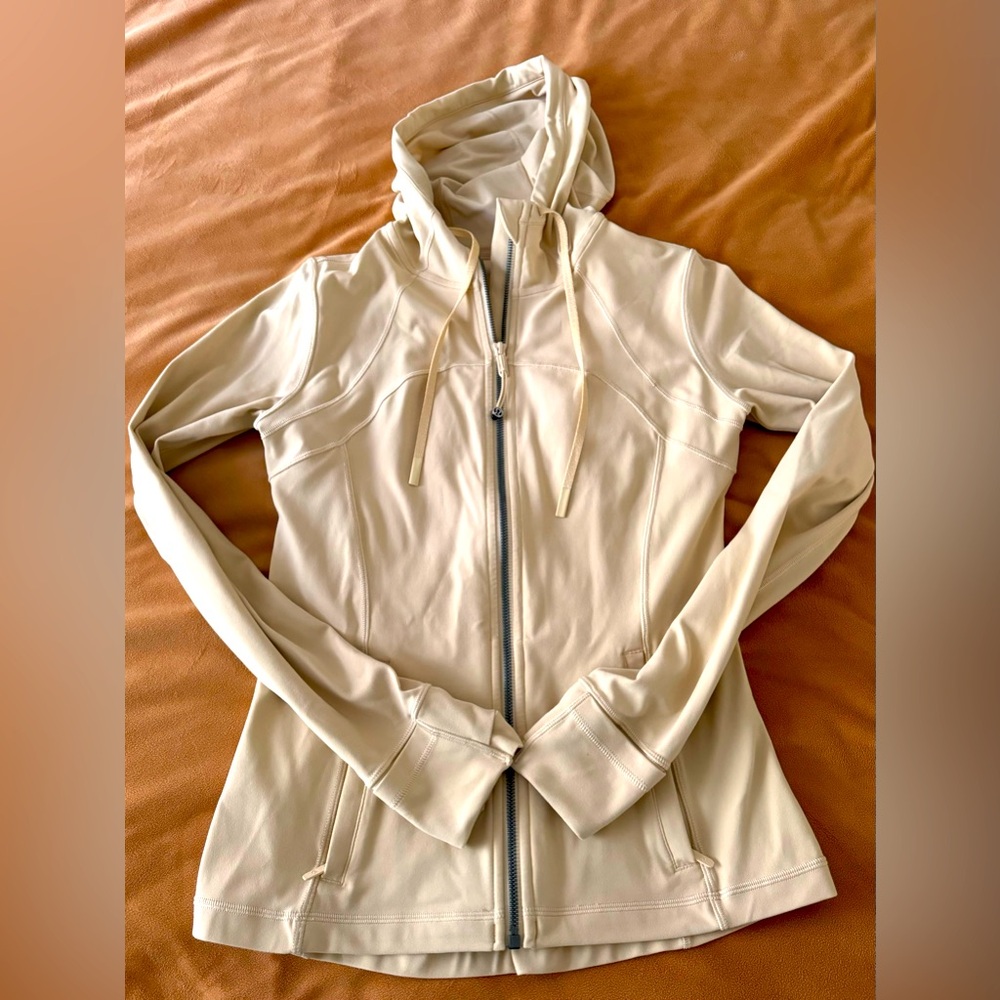 Lululemon Define Hooded Jacket, Nulu. Women’s size 8. Champagne color.